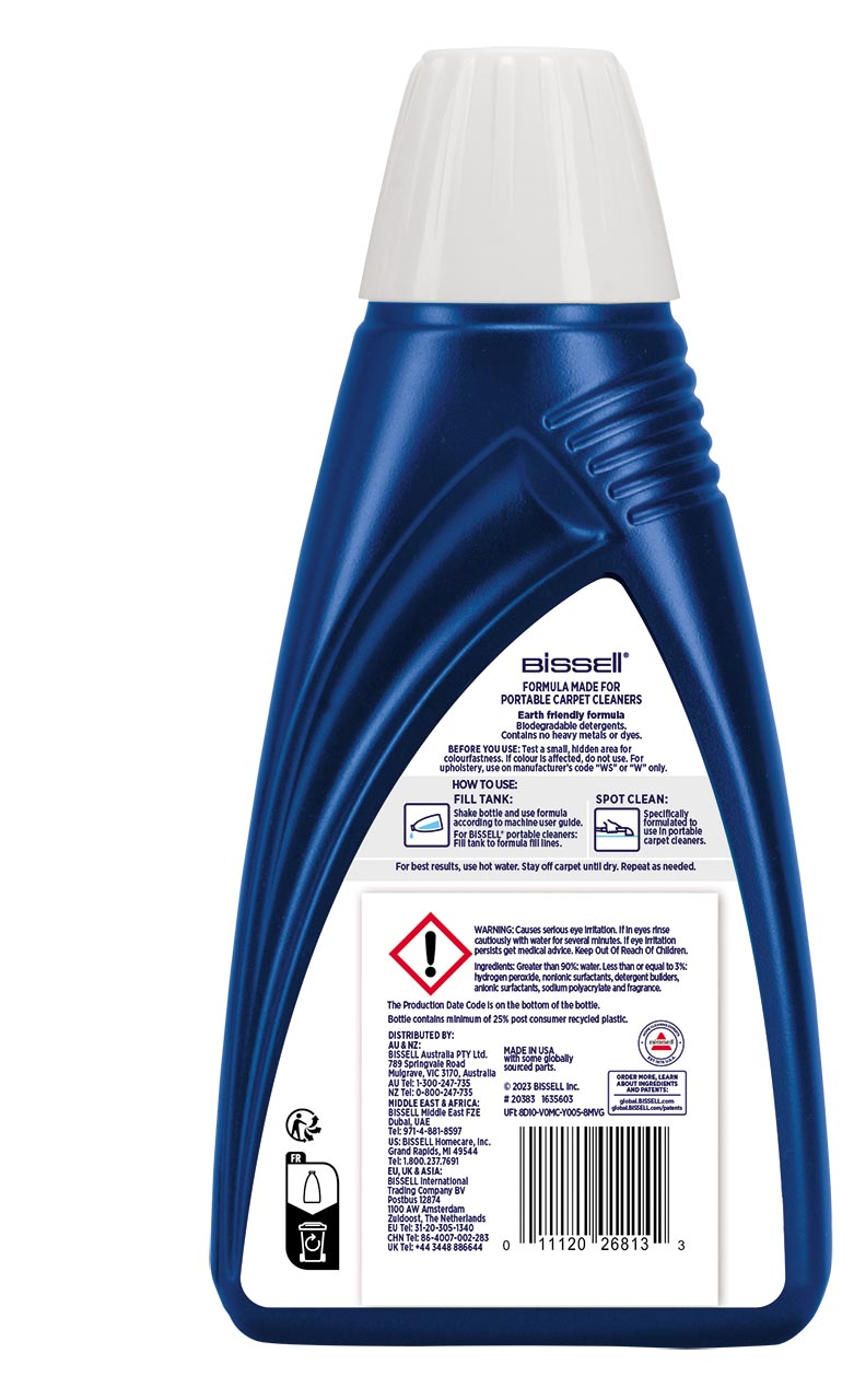 Botella azul de solución de limpieza con texto e instrucciones. Etiqueta blanca. Tapa blanca.