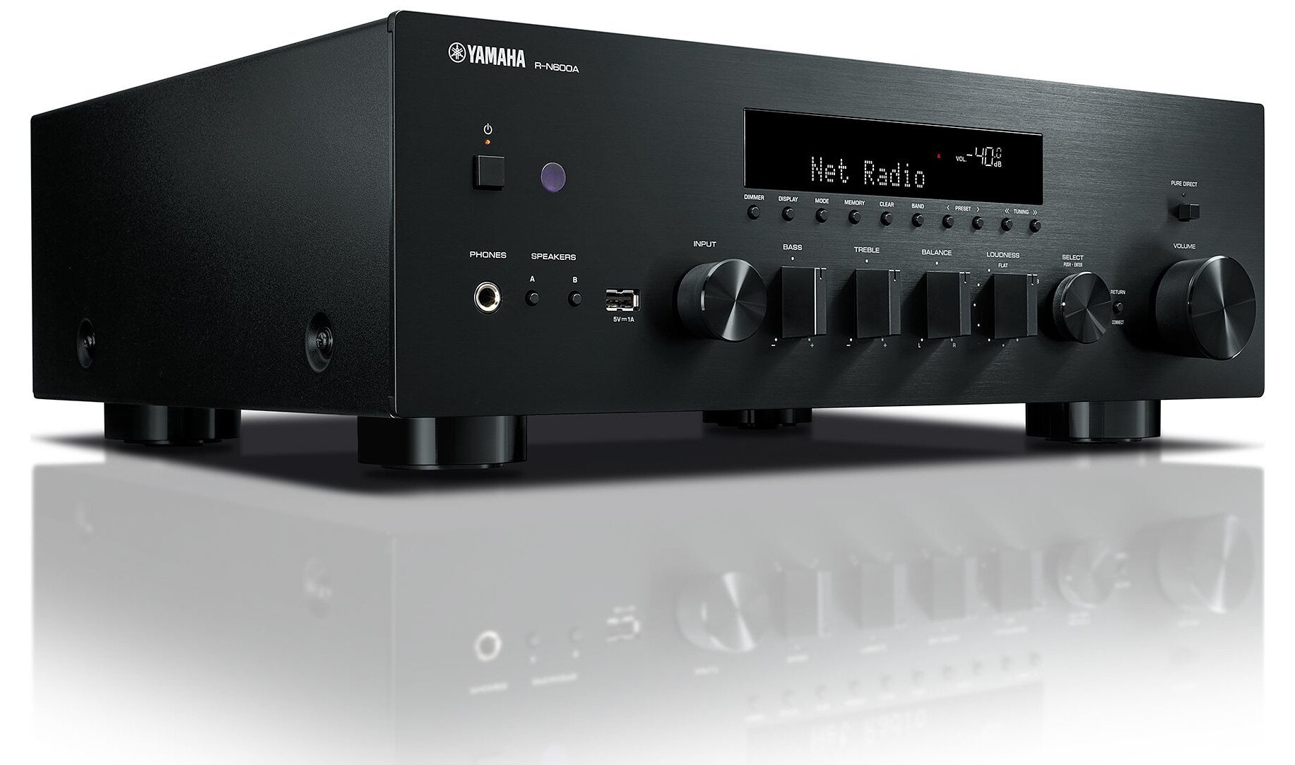 Czarny odbiornik stereo Yamaha z pokrętłami i wyświetlaczem, na białej powierzchni.