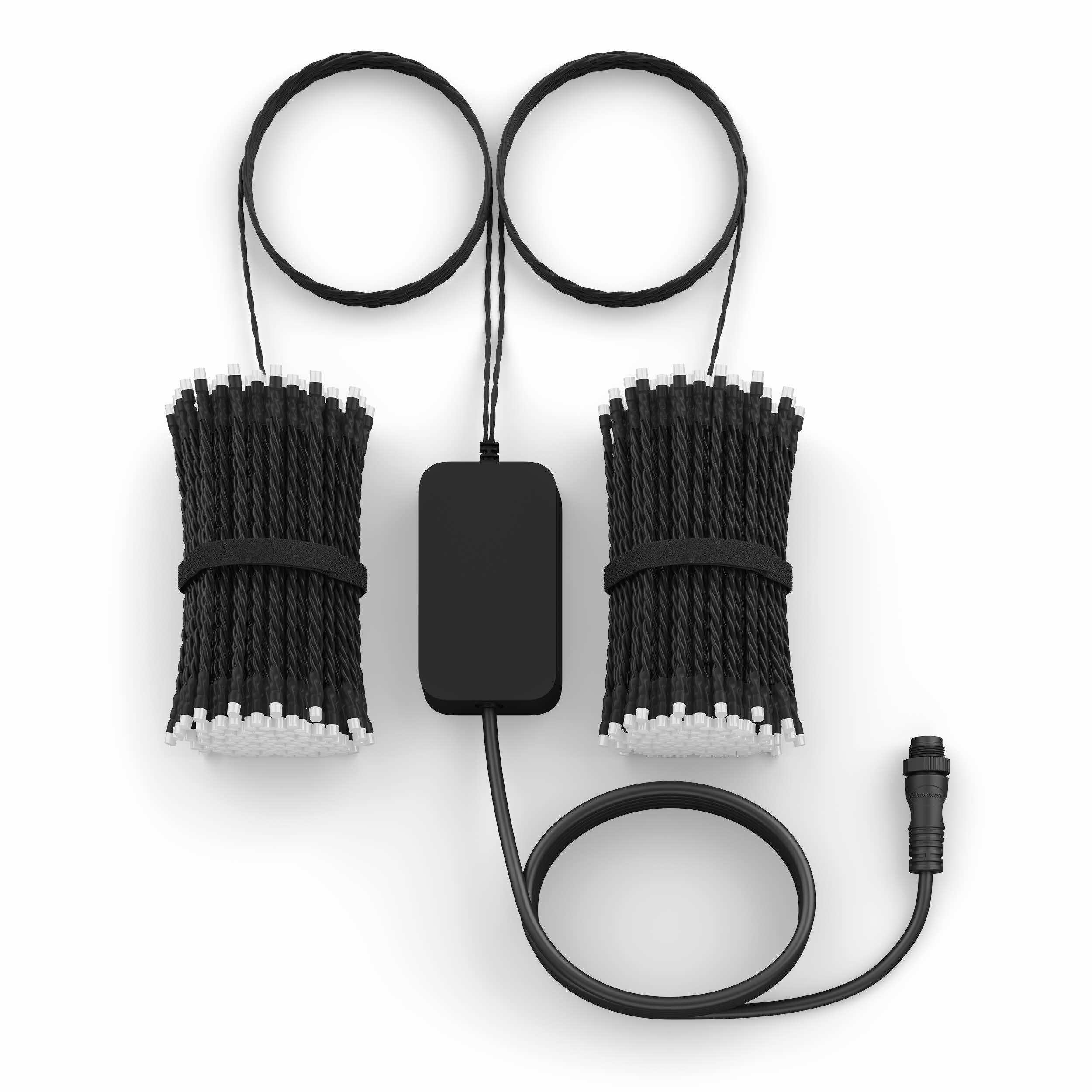 Schwarze Lichterketten mit Netzteil und Stecker. Zwei Lichterbündel verbunden.