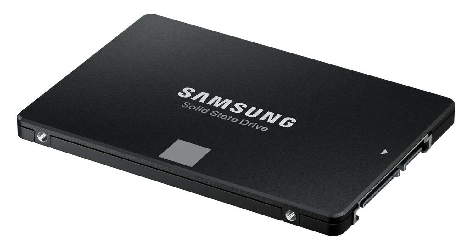 Czarny dysk SSD Samsung. Nazwa marki jest wyraźnie widoczna.