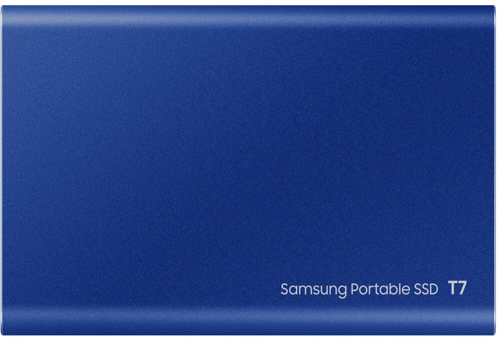 Niebieski dysk SSD Samsung Portable T7. Ma gładkie metaliczne wykończenie z białą nazwą marki na dole.