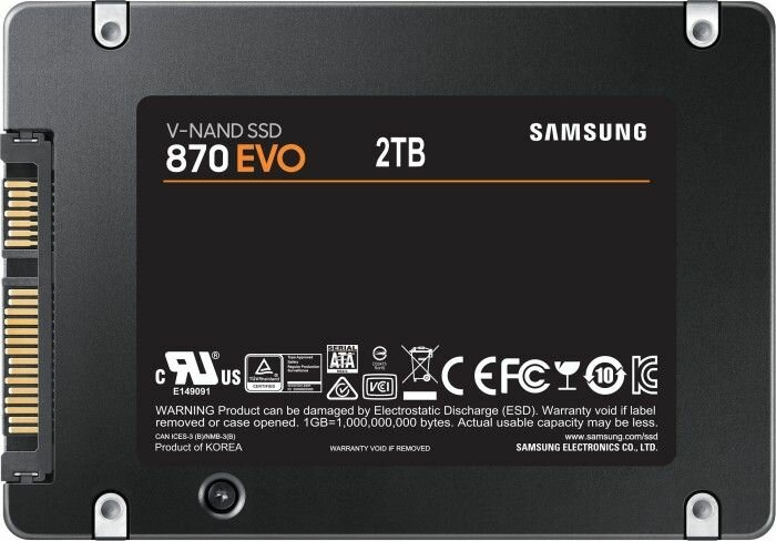 Czarny dysk SSD Samsung z nadrukowaną nazwą marki, modelem i specyfikacją.