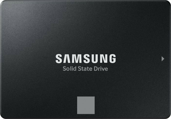 Czarny dysk SSD Samsung z białym logo na czarnym tle.