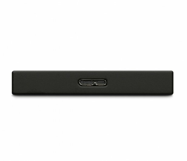 Czarny zewnętrzny dysk twardy z portem USB z boku. Białe tło.