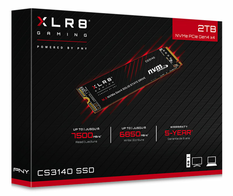 Pudełko PNY XLR8 Gaming SSD. Czarne pudełko z tekstem i zdjęciem dysku SSD w środku.