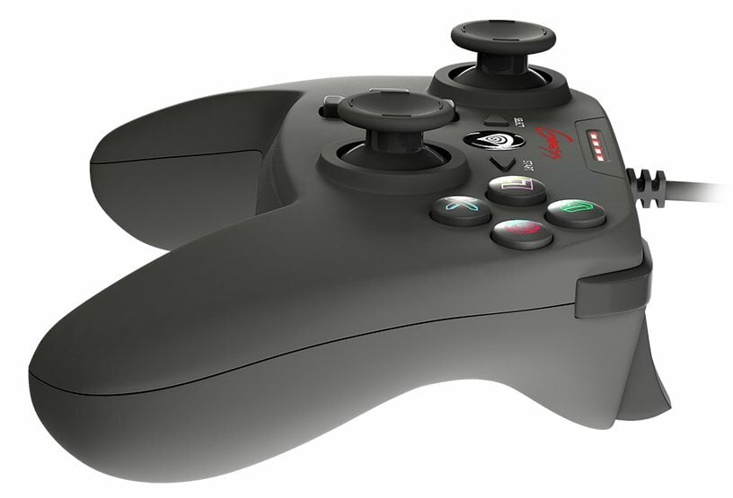 Czarny gamepad z przyciskami, joystickami i białym tłem.