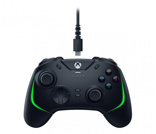 Czarny kontroler Razer Xbox z zielonymi akcentami i kablem USB-C.