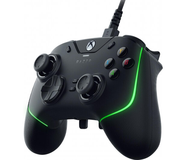 Czarny kontroler Razer Xbox z zielonymi akcentami, widocznymi przyciskami i teksturowanym uchwytem.