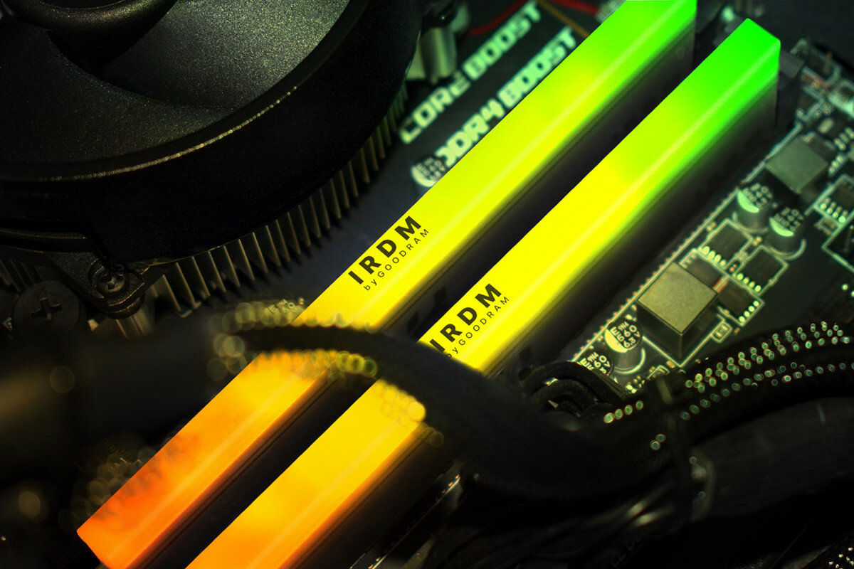 Pamięć RAM GOODRAM IRDM RGB DDR4 16GB 3600MHz CL18 IRG-36D4L18S/16GDC