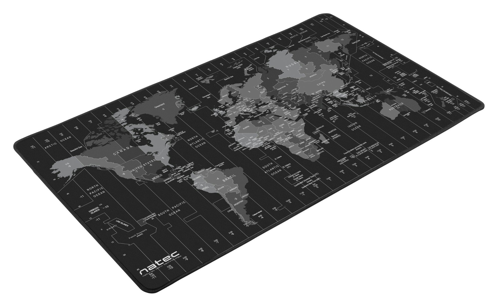 Podkładka pod mysz z mapą świata. Czarne tło z szarymi krajami. Oznaczenia stref czasowych. Biały tekst.