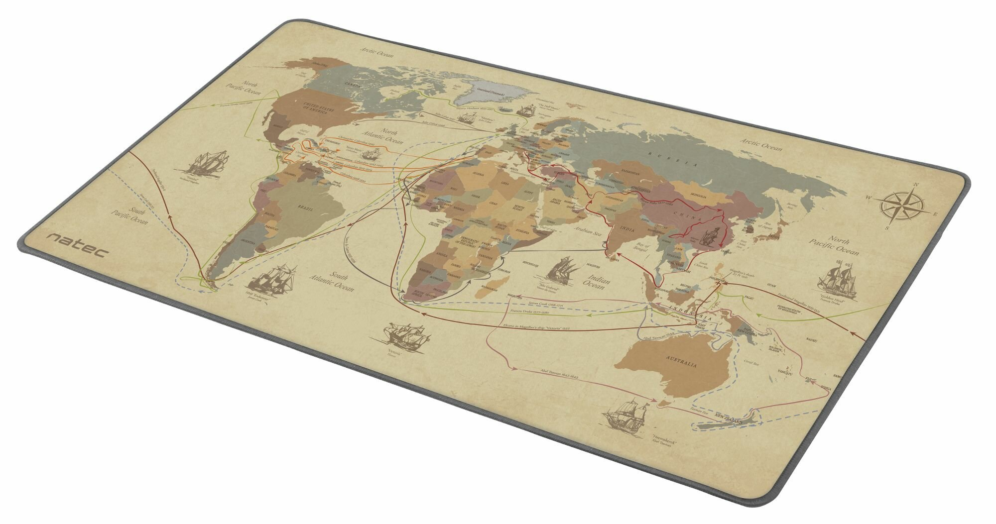 Mapa pokazująca trasy światowe z motywem żeglarskim. Podkładka pod mysz z szarą obwódką. Marka to 'natec'.