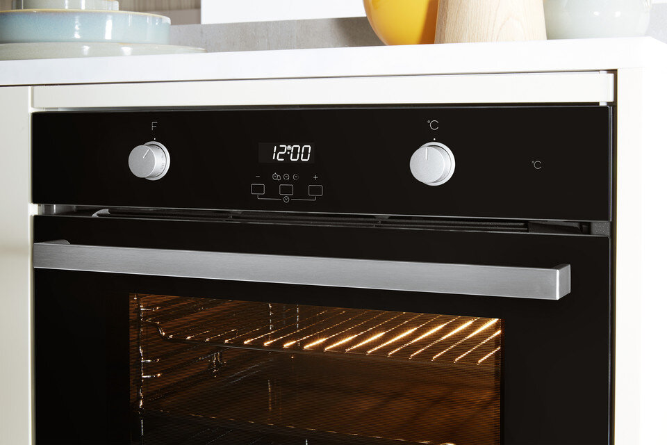Piekarnik WHIRLPOOL AKP9786NB