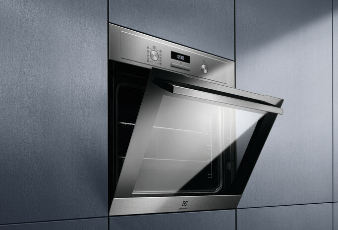 Piekarnik ELECTROLUX EOF4P74X seria 600 SurroundCook