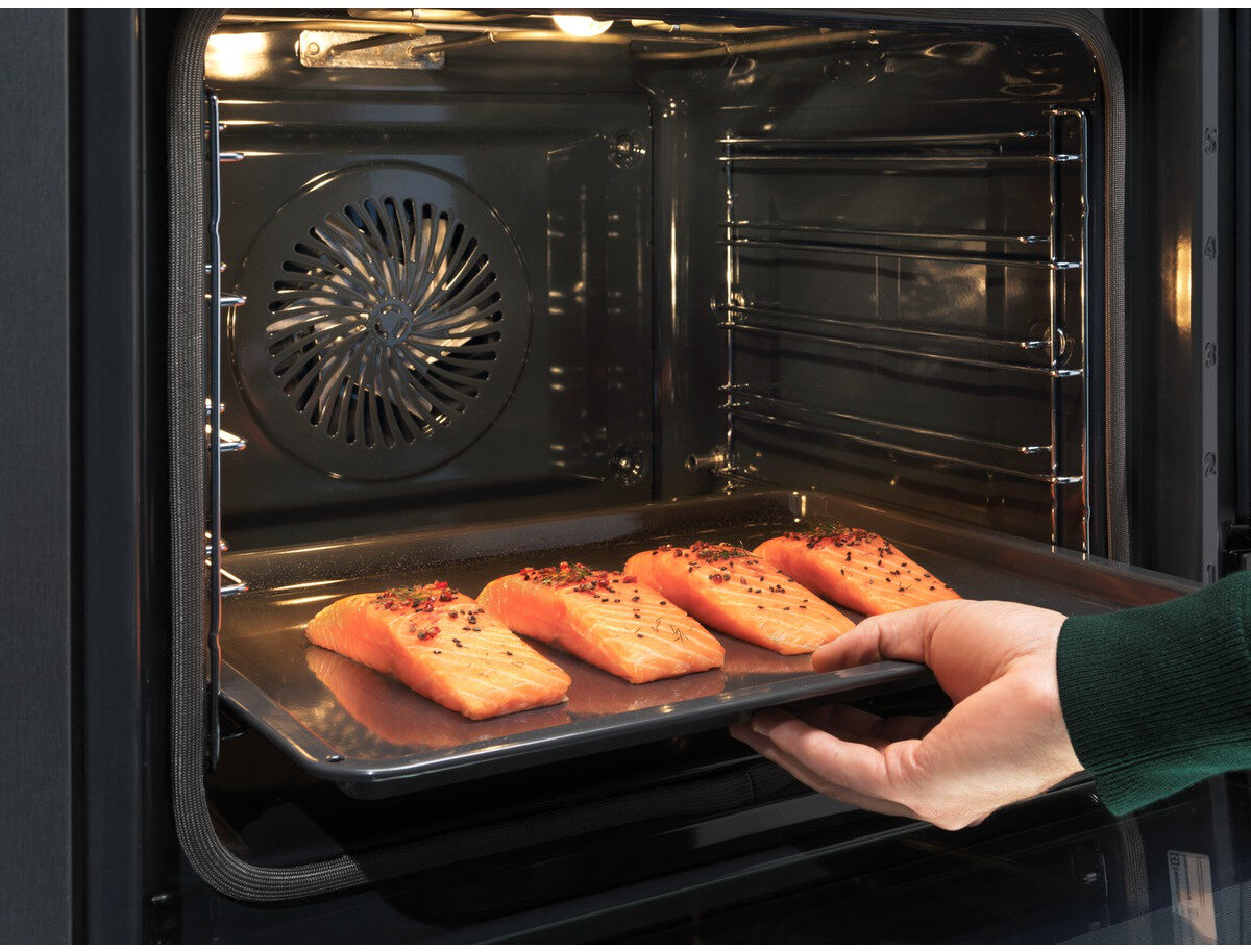 Piekarnik ELECTROLUX EOC9P31WX SteamCrisp