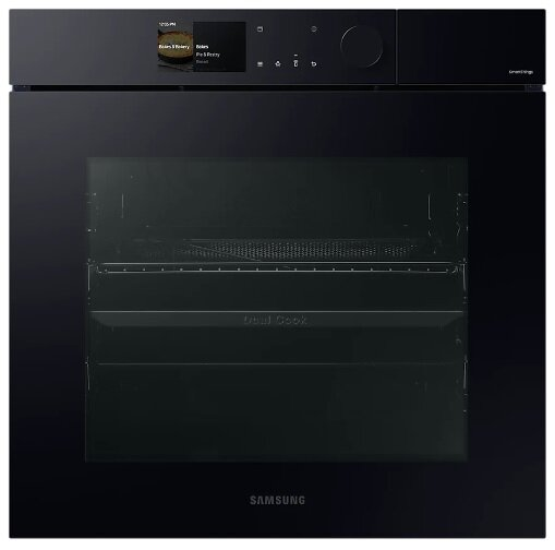 Czarny piekarnik Samsung z Dual Cook. Górny panel posiada wyświetlacz i przyciski sterowania. Czarne tło.