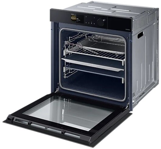 Otwarty piekarnik z półkami. Ciemnoniebieskie wnętrze. Zewnętrzna obudowa ze stali nierdzewnej.