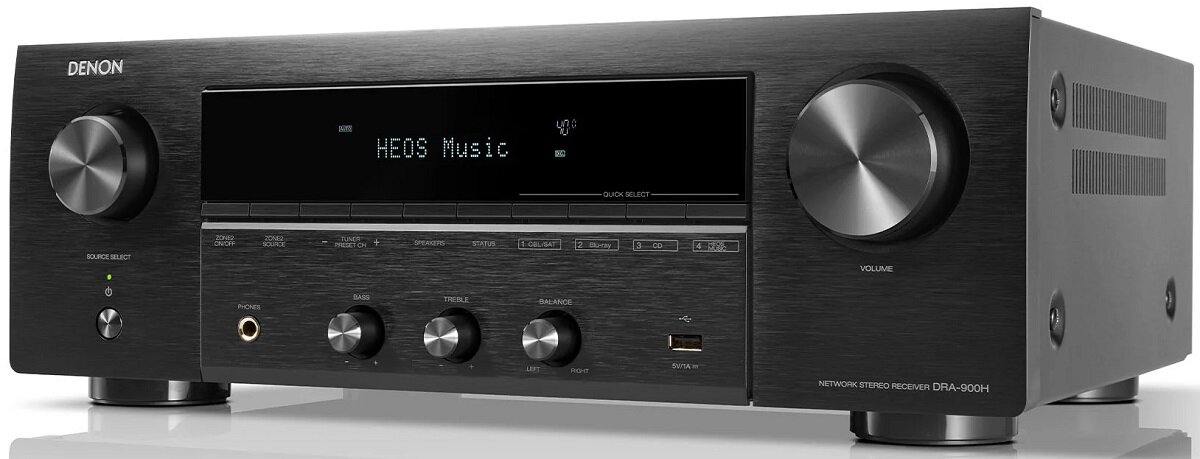 Czarny odbiornik stereo z pokrętłami i wyświetlaczem. Wyświetlany jest HEOS Music.