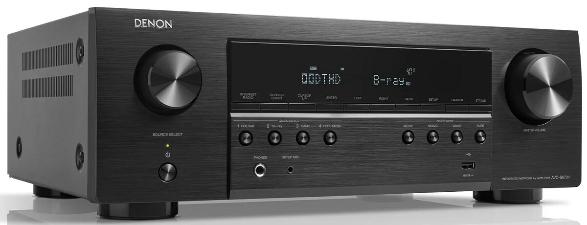 Odbiornik AV Denon. Czarny, z wyświetlaczem i różnymi przyciskami sterowania.