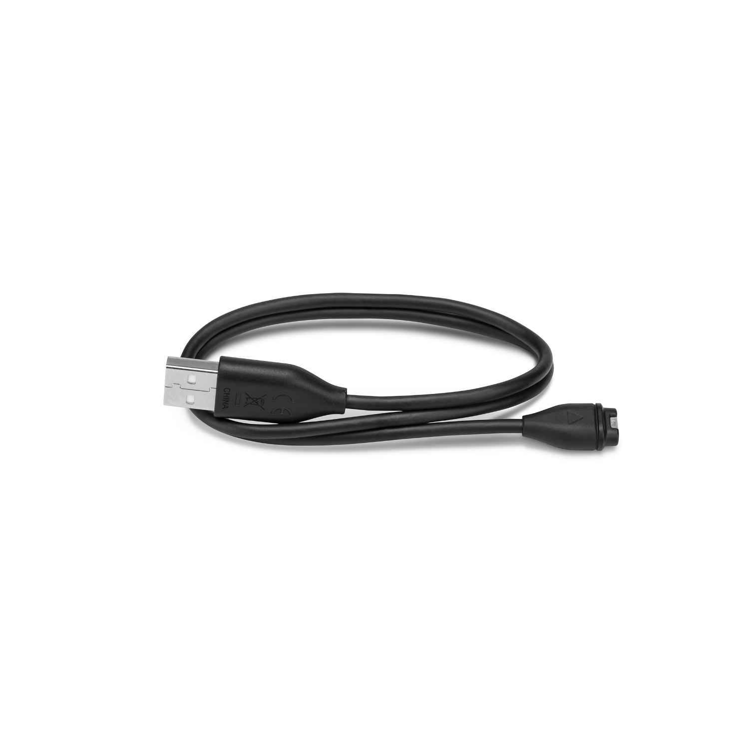 Een zwarte USB-oplaadkabel op een witte ondergrond.
