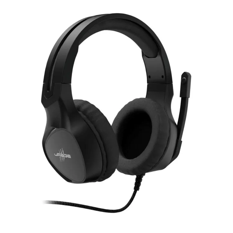 Schwarzes Gaming-Headset mit Mikrofon auf weißem Hintergrund. Die Marke ist Urage.