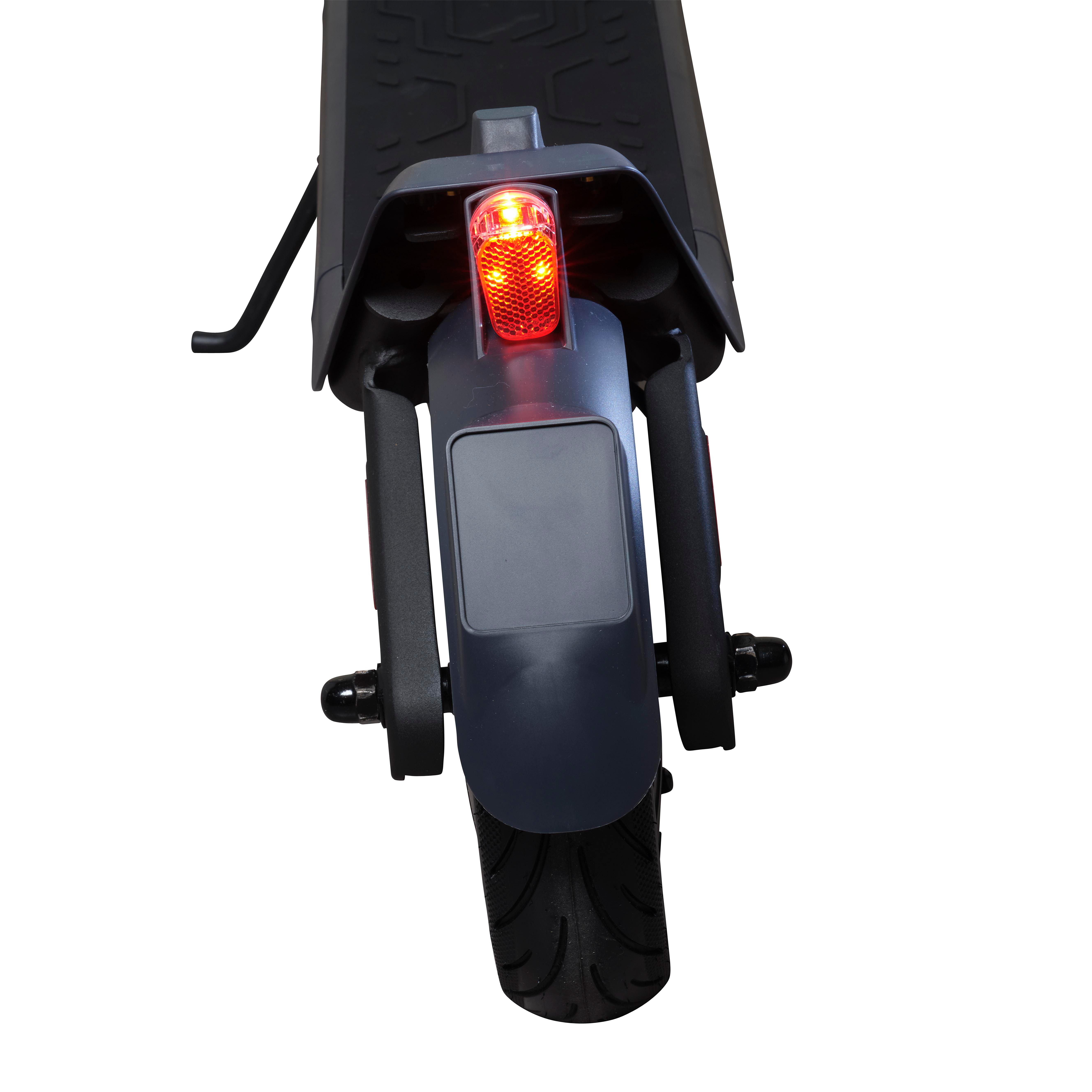 Rückansicht eines schwarzen Elektrorollers mit rotem Reflektorlicht und Reifen.