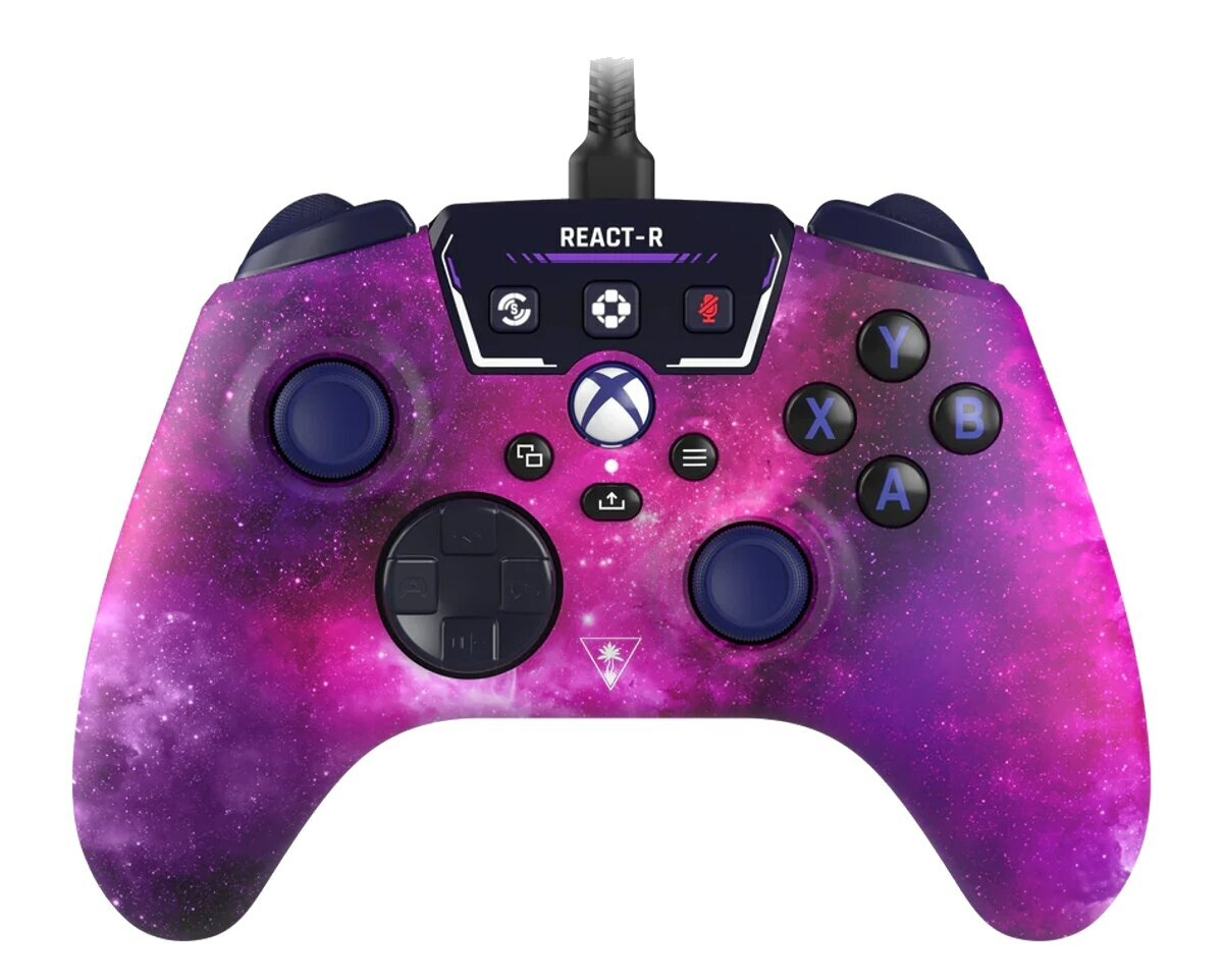 Kontroler Xbox z motywem galaktyki. Posiada przyciski i joysticki.