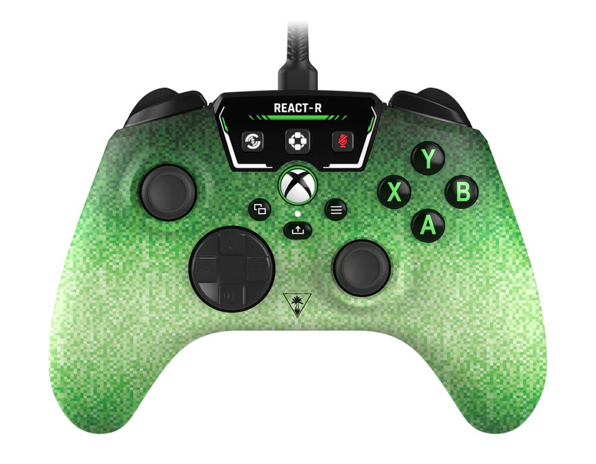 Zielony i czarny kontroler Xbox z przyciskami i D-padem. Widoczne słowo 'REACT-R'.
