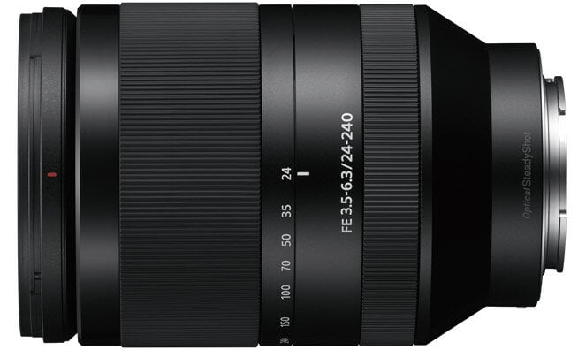 Czarny obiektyw z białym tekstem: FE 3.5-6.3/24-240. Optical SteadyShot.