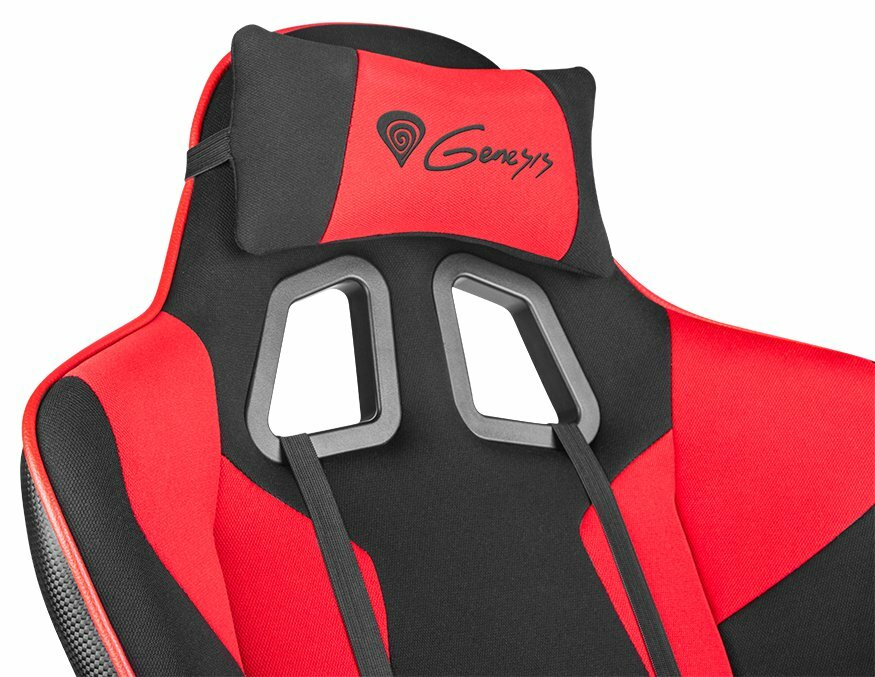 Zbliżenie czerwonego i czarnego fotela gamingowego z zagłówkiem i logo.