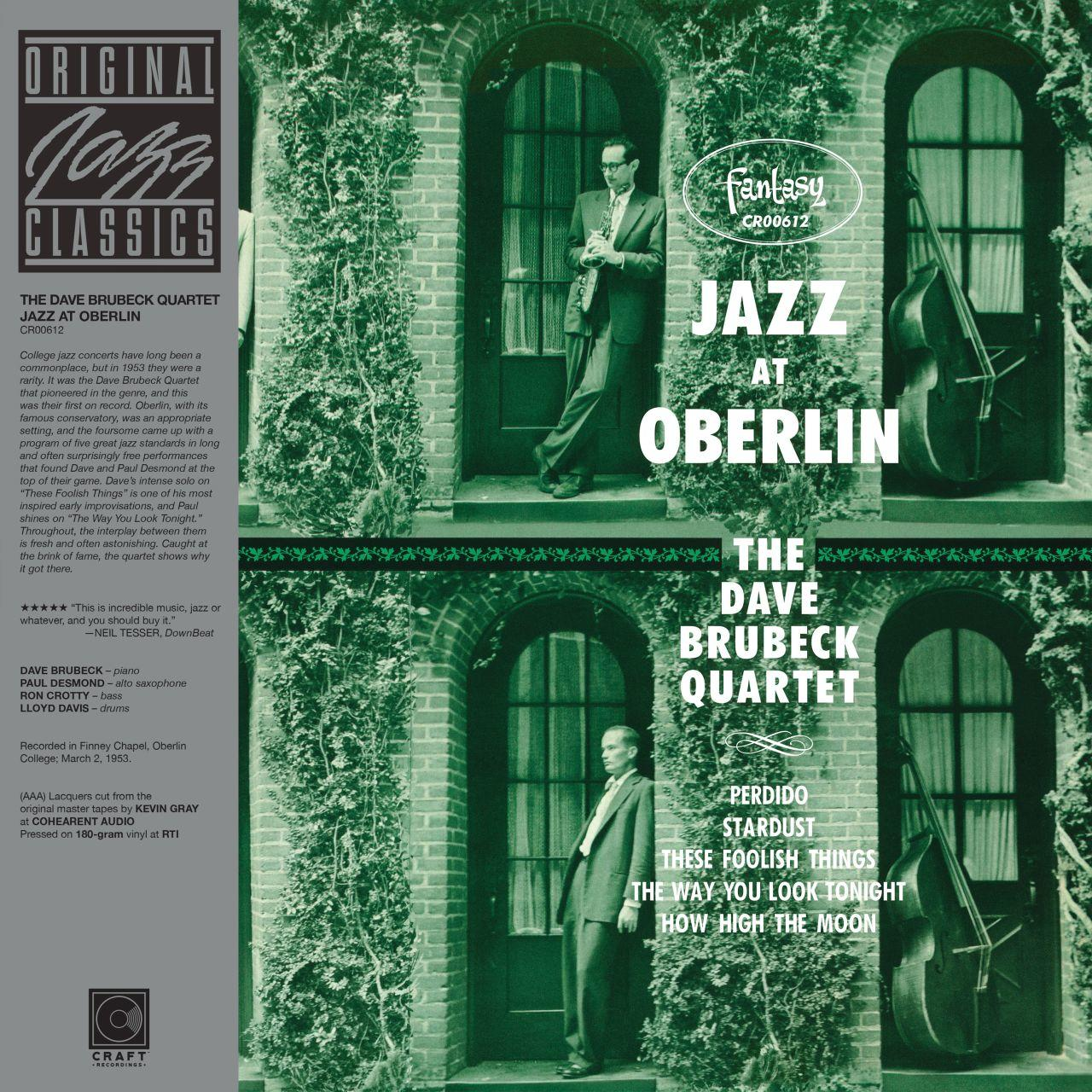 Jazz at Oberlin album borítója zenészekkel és szöveggel.