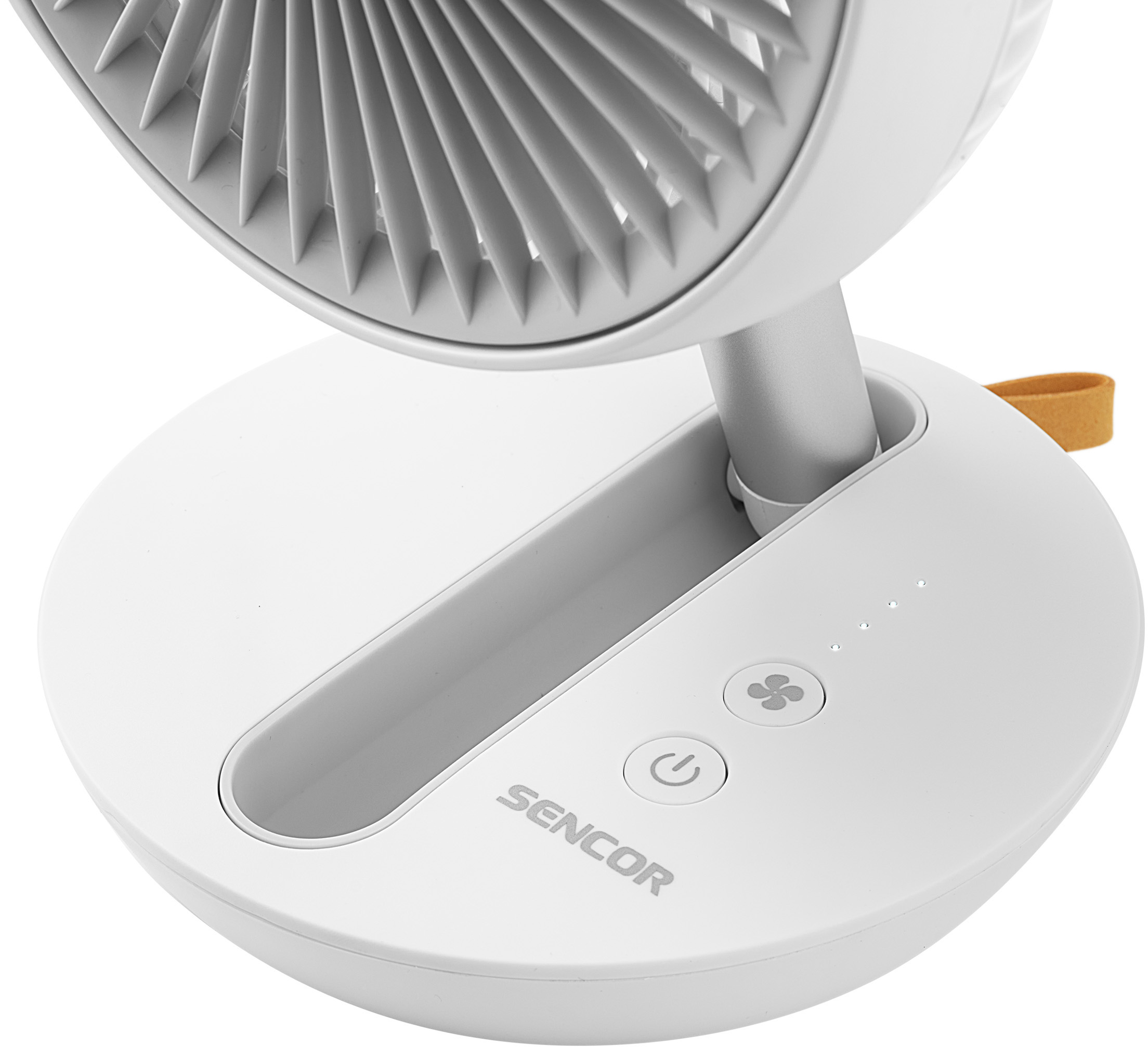 Egy fehér asztali ventilátor gombokkal és egy sárga hurokkal.