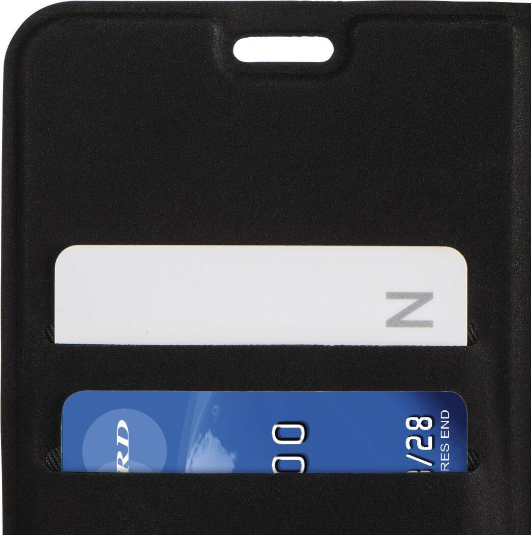 Czarne etui na telefon z przegródkami na karty, pokazujące kartę z literą „N”.