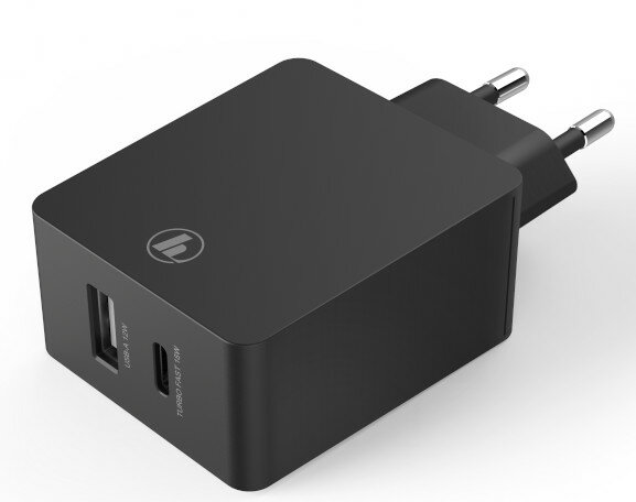 Czarna ładowarka z dwoma portami USB i wtyczką na białym tle.