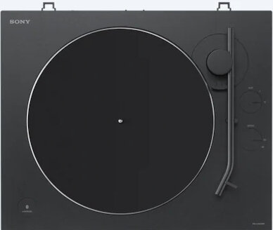 Czarny gramofon z czarnym dyskiem, ramieniem i elementami sterującymi po prawej stronie.