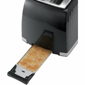 Czarny toster z wysuniętą kromką chleba, ukazujący przypieczoną powierzchnię.