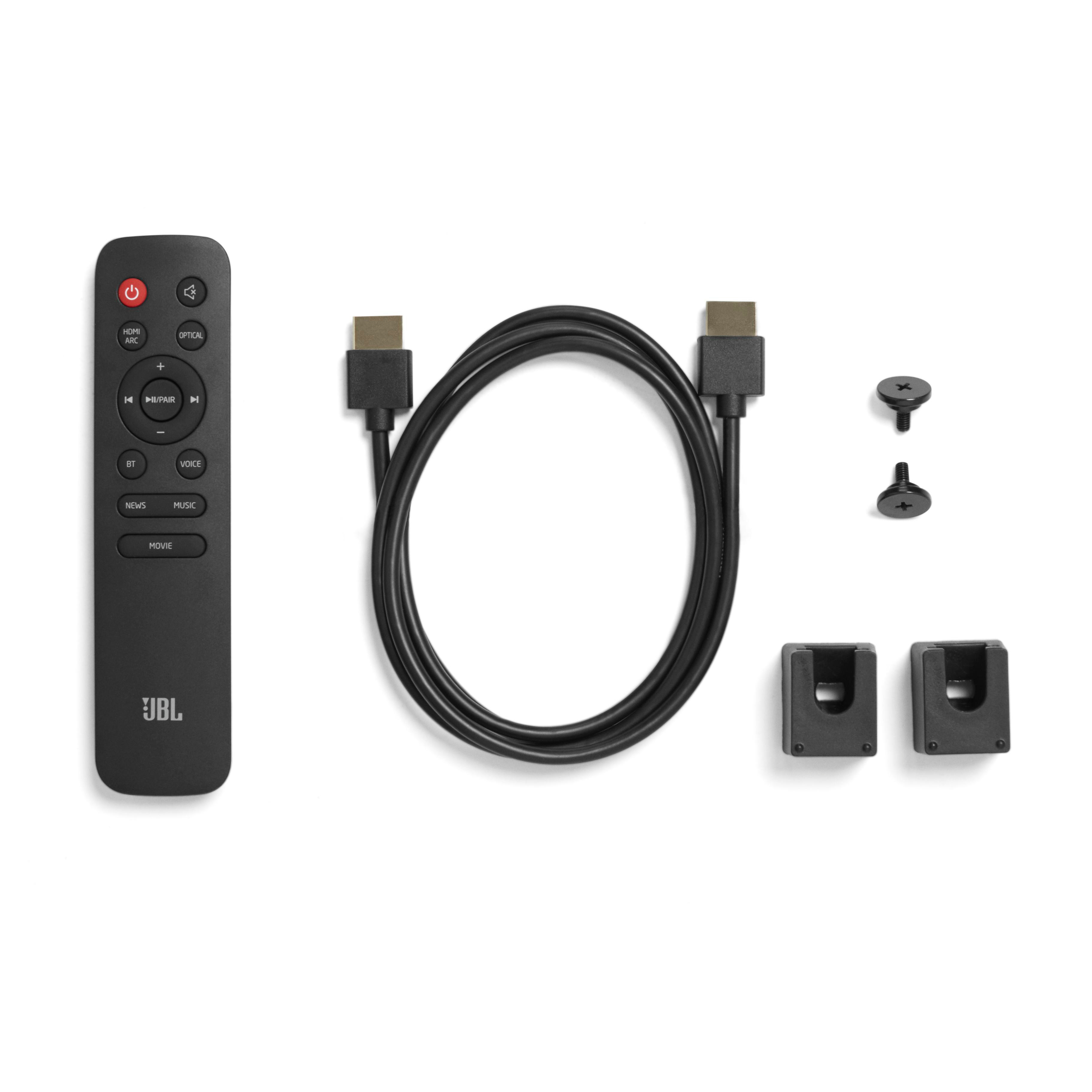 JBL-Fernbedienung, ein Kabel, zwei Halterungen und Schrauben auf weißem Hintergrund.
