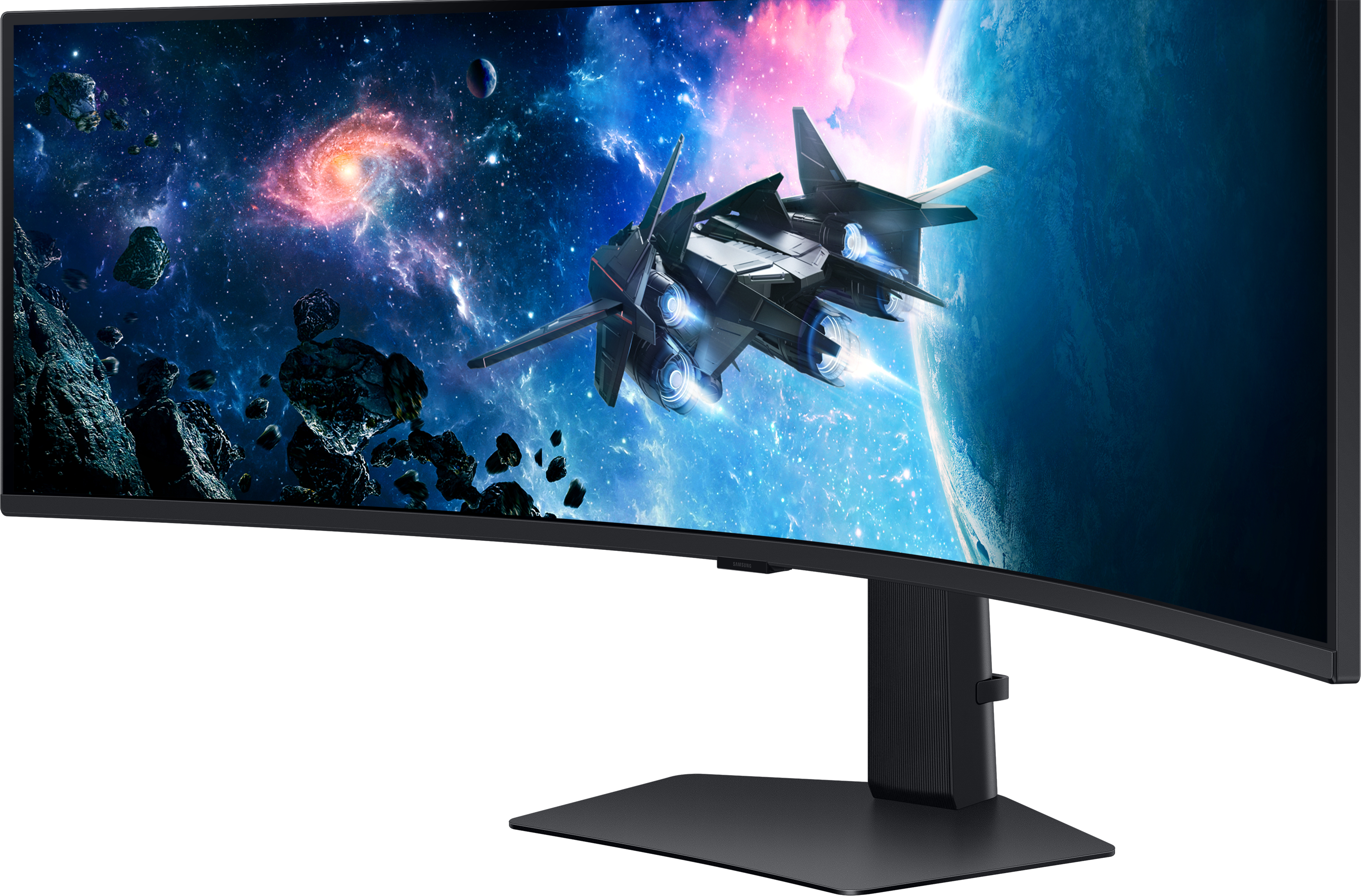 Ein gekrümmter Monitor zeigt eine Weltraumszene mit einem Raumschiff, Planeten und einem Galaxiehintergrund.