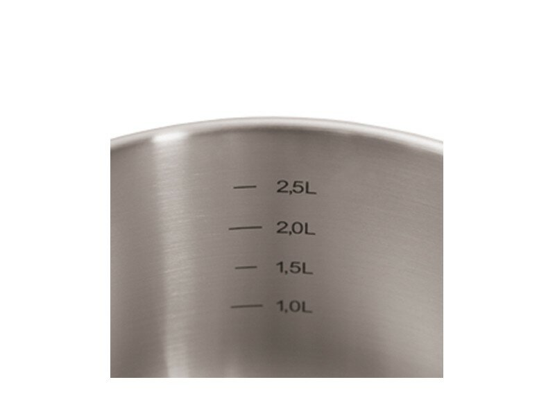 Garnek ze stali nierdzewnej z oznaczeniami objętości. Oznaczenia pokazują 1.0L, 1.5L, 2.0L, 2.5L.