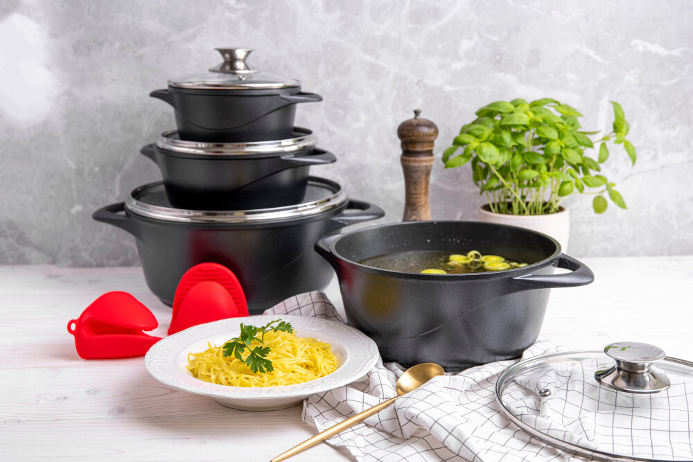 Zestaw garnków SMILE MGK-12