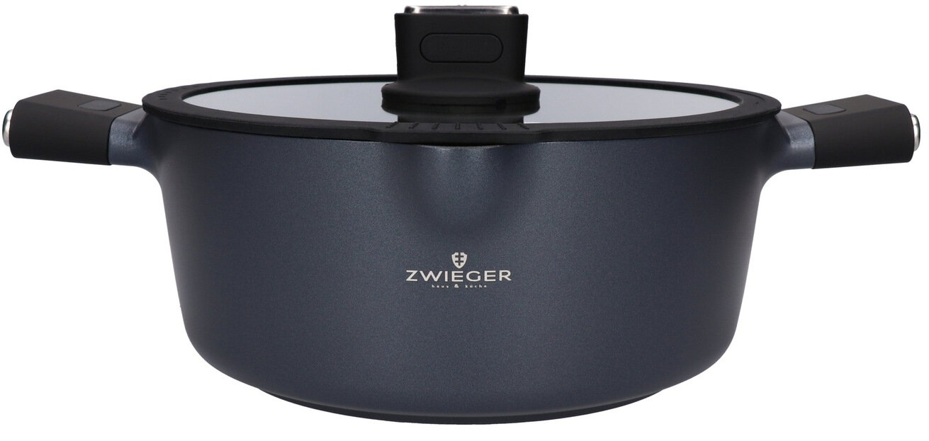 Ciemnoszary garnek ze szklaną pokrywką i czarnymi uchwytami.