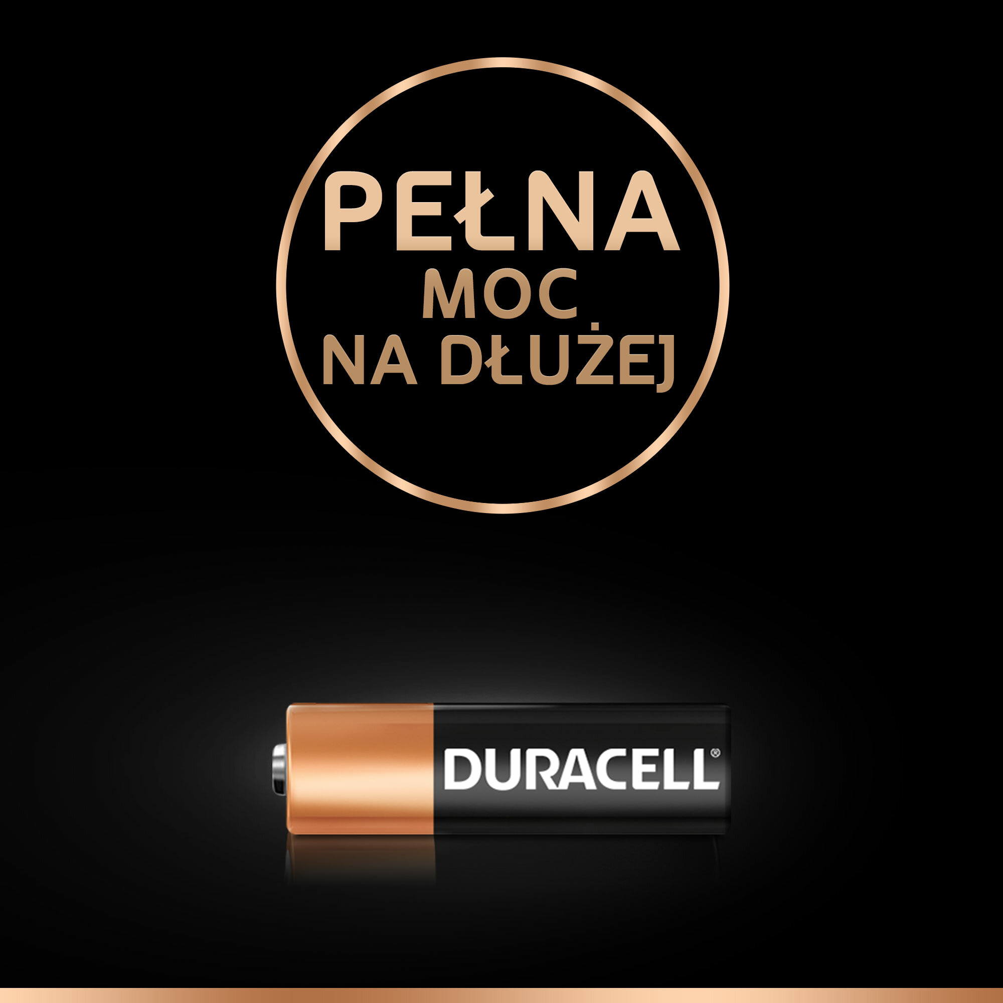 Czarna bateria z miedzianym wierzchem, logo Duracell i tekst 'Pełna moc na dłużej' na czarnym tle.