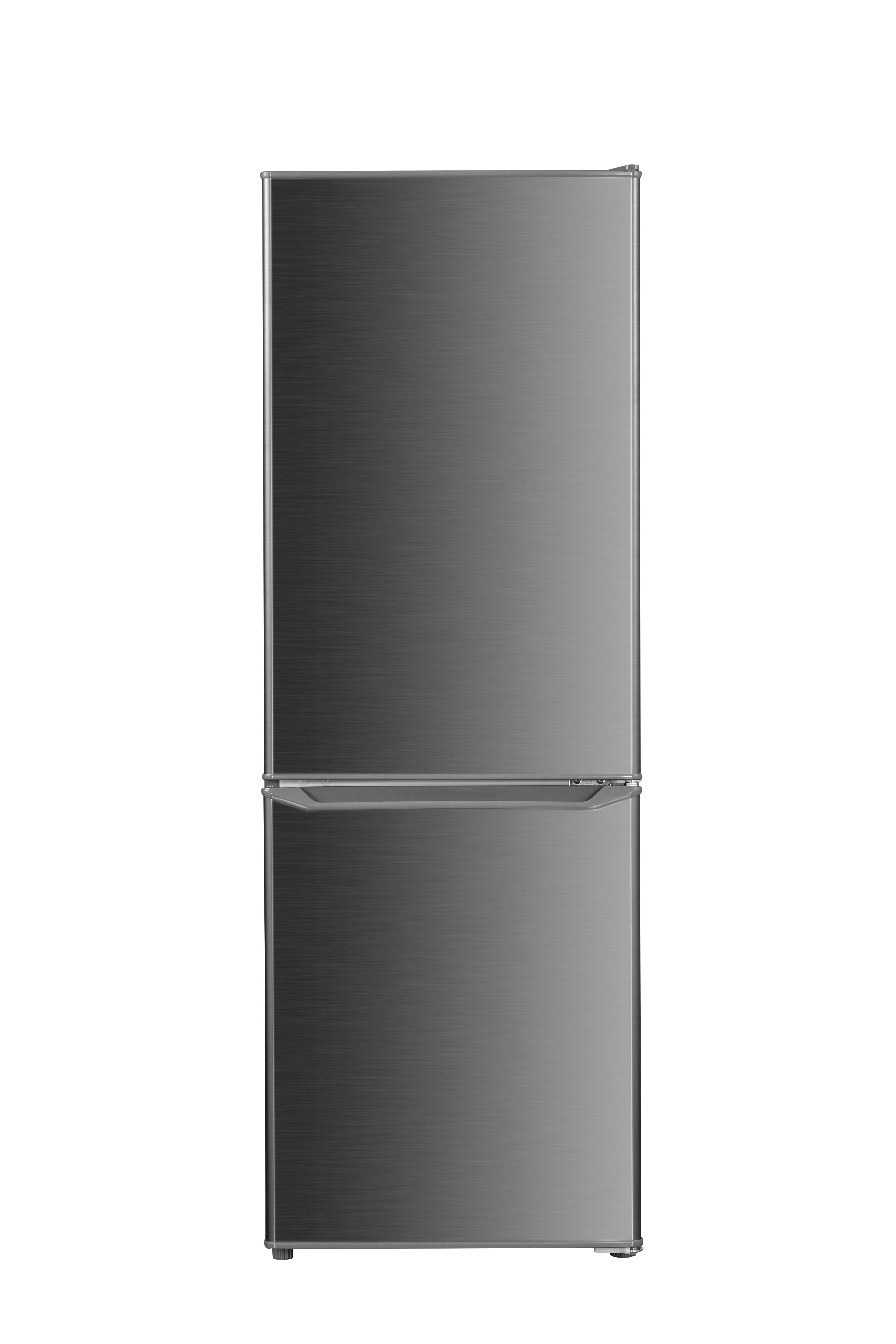 Ein dunkelgrauer Kühlschrank auf weißem Hintergrund mit zwei Türen in Frontansicht.