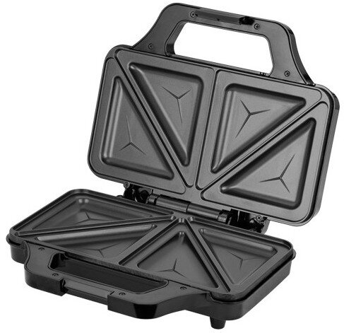 Otwarta czarna opiekacz do kanapek z wgłębieniami w kształcie trójkątów.