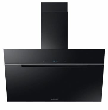 Czarny okap kuchenny Samsung. Okap jest umieszczony na białym tle.