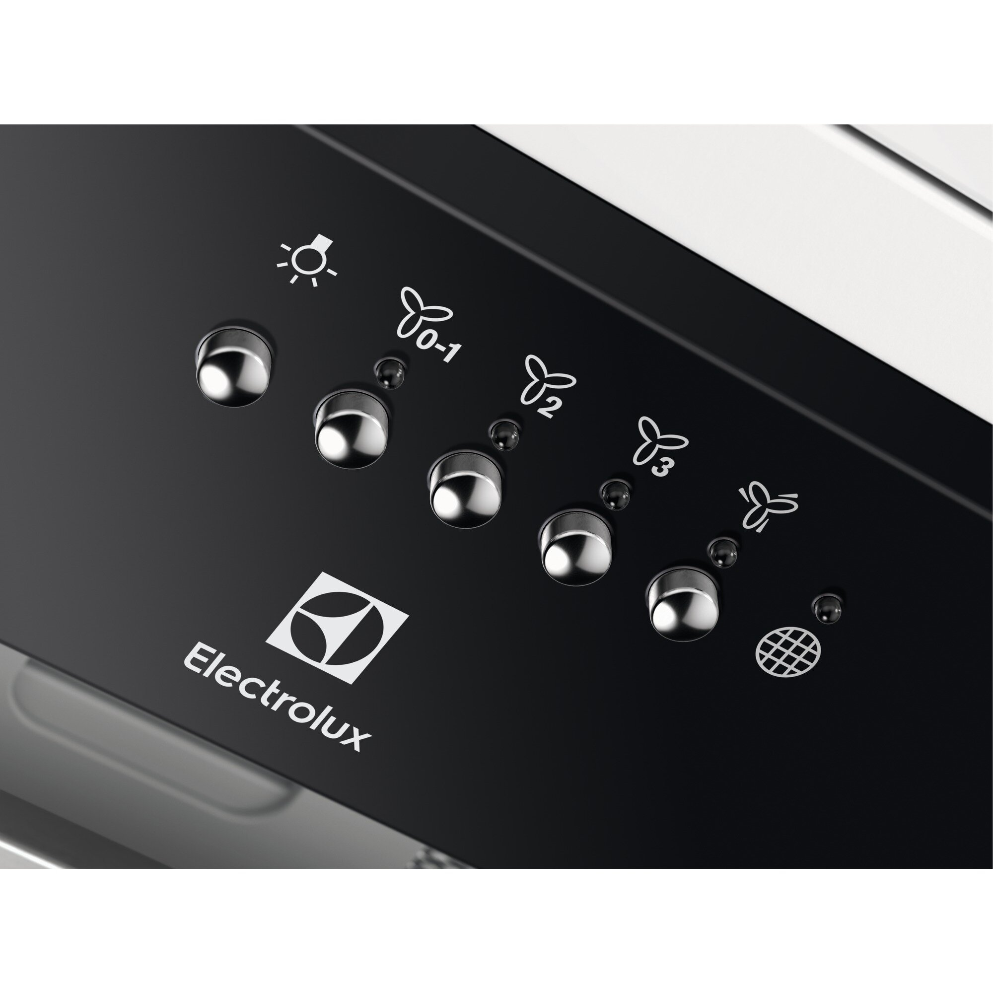 Zbliżenie na elementy sterujące okapu Electrolux z przyciskami i symbolami.