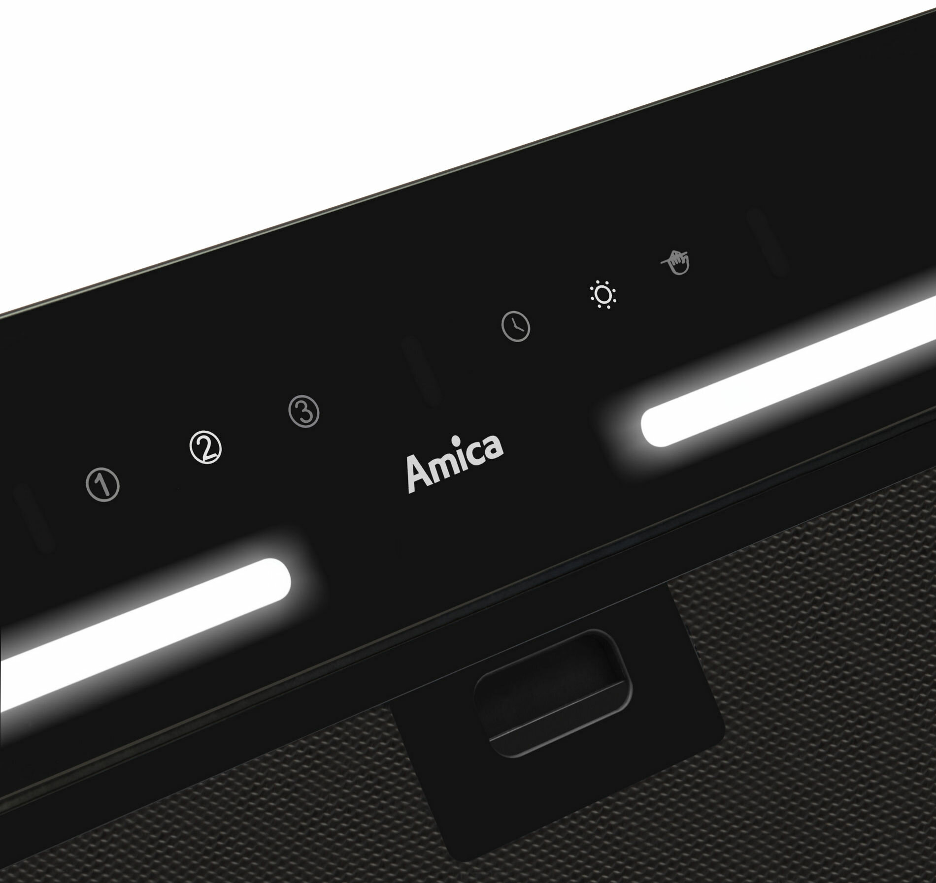 Zbliżenie czarnego panelu sterowania okapu. Podświetlane przyciski, paski świetlne i logo Amica.