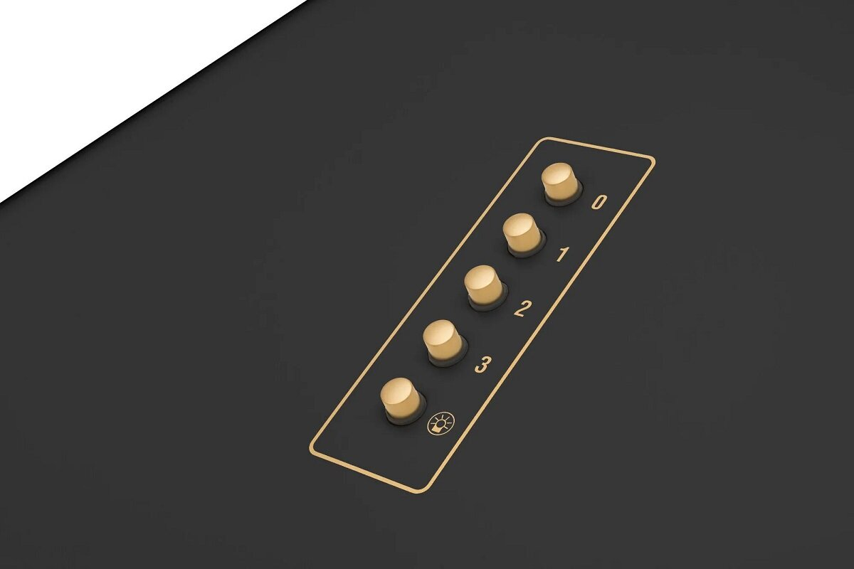 Panel z pięcioma złotymi pokrętłami oznaczonymi 0-3 ze symbolem.