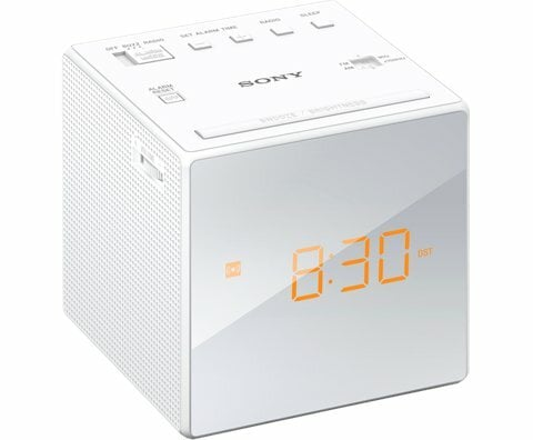 Czerwona zabawka z przyciskami i cyfrowym wyświetlaczem pokazującym postać.