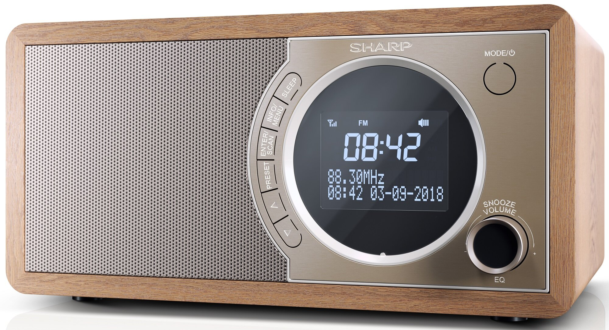 Drewniany radiobudzik Sharp. Wyświetla godzinę 08:42 i posiada przyciski do zaprogramowania, skanowania i uśpienia.