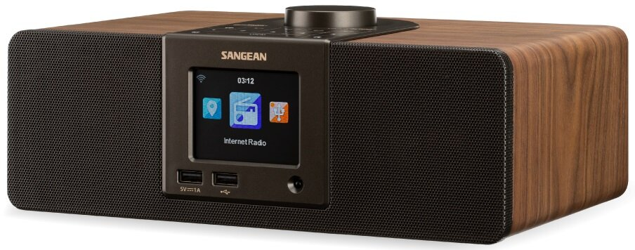 Brązowe drewniane radio z ekranem i dwoma portami USB, czarne osłony głośników.